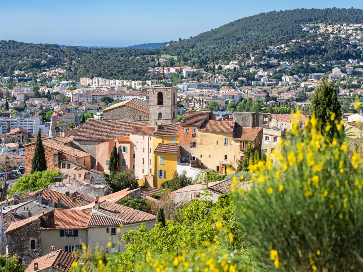 Vieille ville d'Hyères et collégiale Saint-Paul