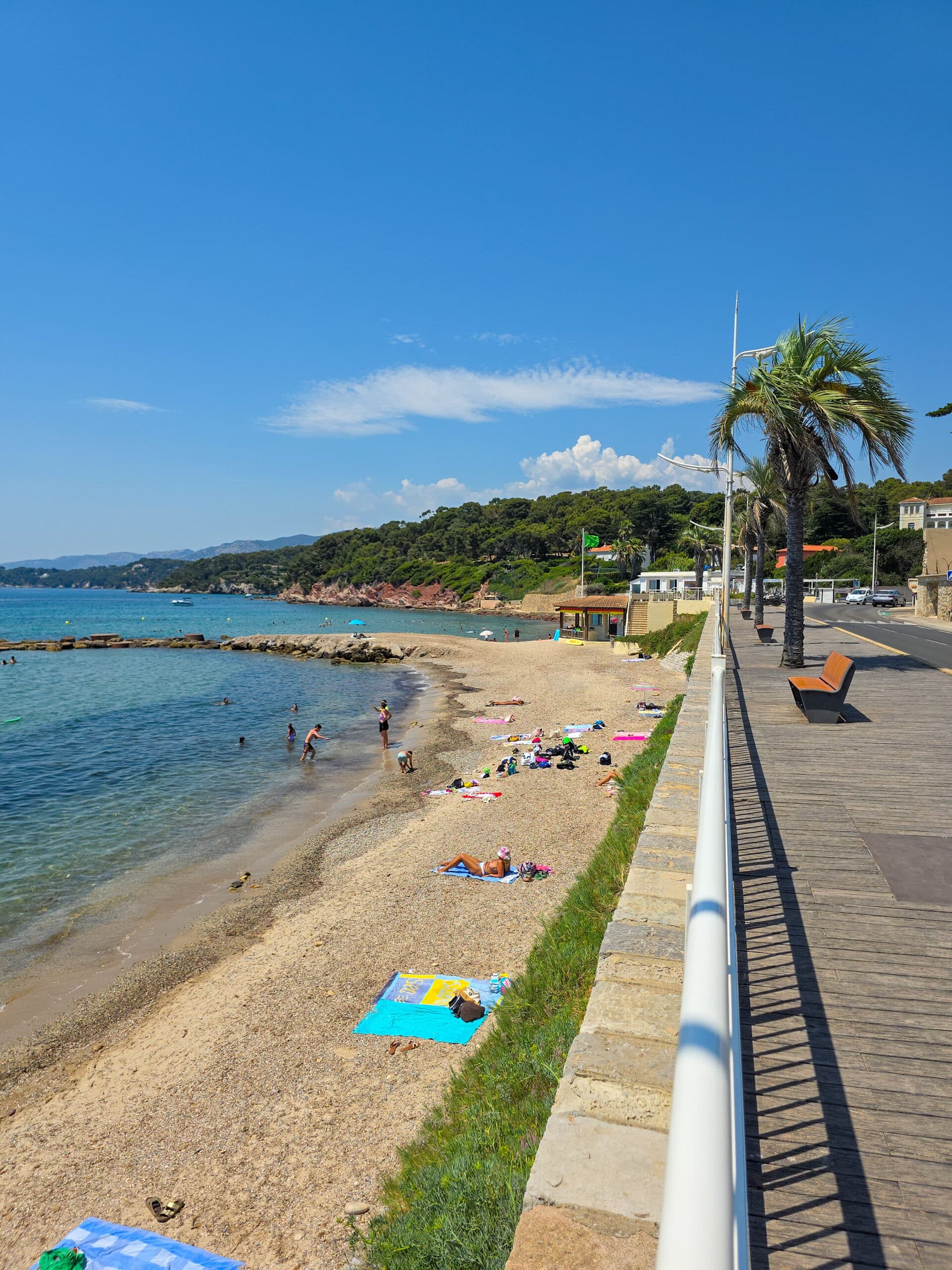 Plage de la Garonne in Le Pradet near Camping Artaudois